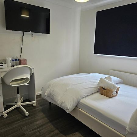 Jays-Rooms Pitsea Exteriör bild
