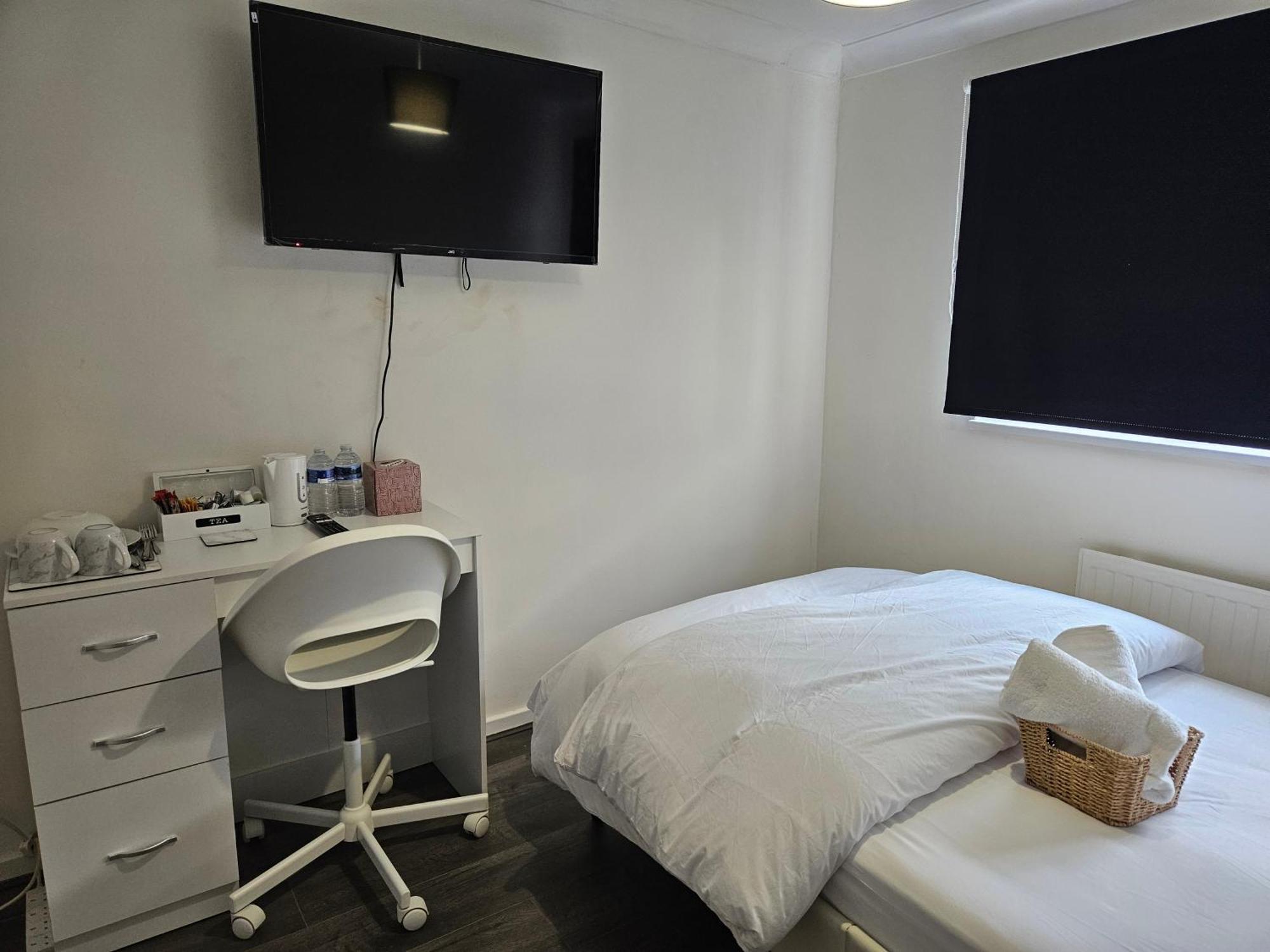 Jays-Rooms Pitsea Exteriör bild