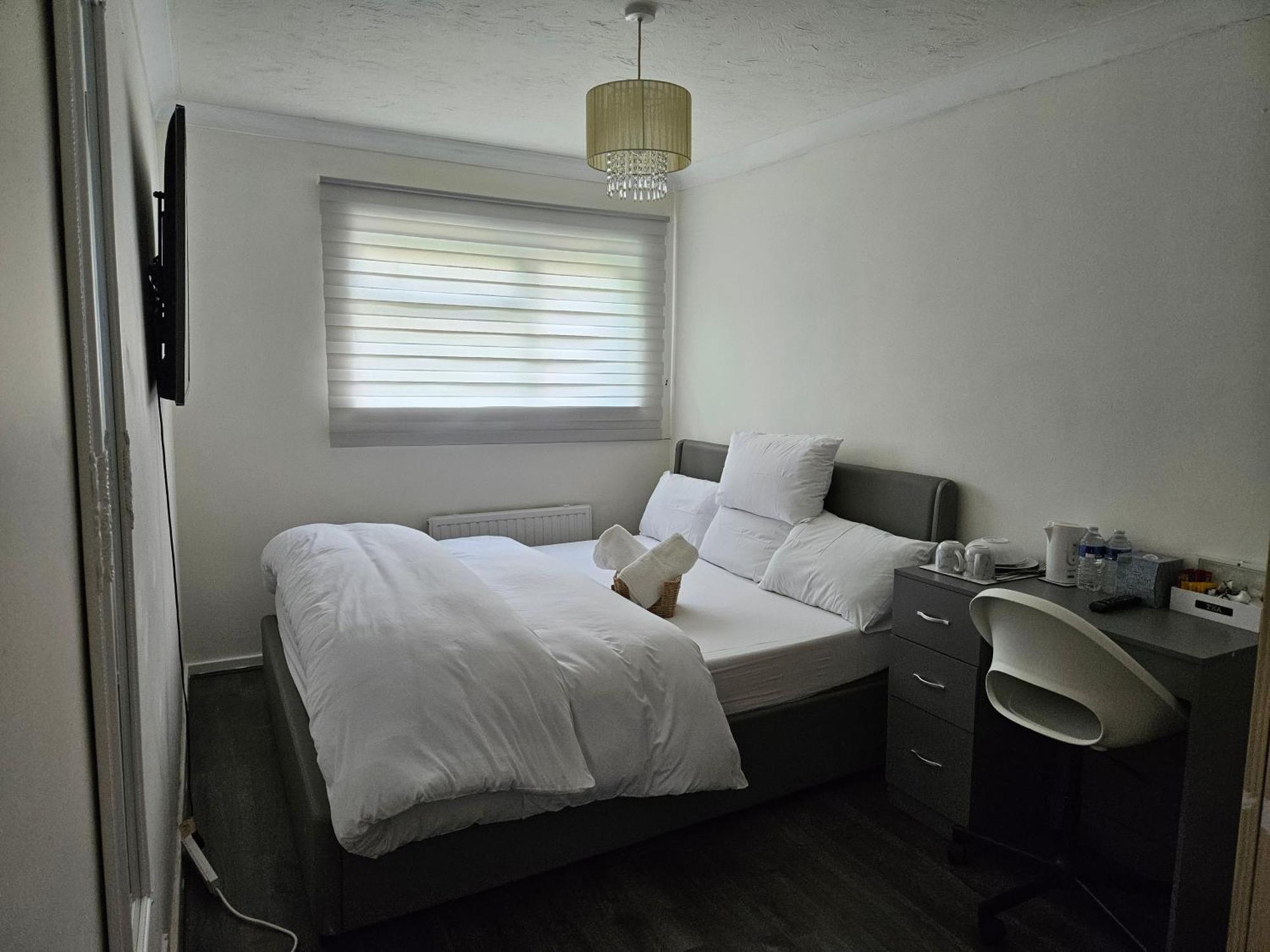 Jays-Rooms Pitsea Exteriör bild