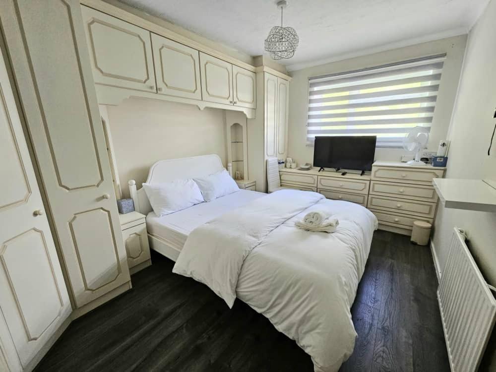 Jays-Rooms Pitsea Exteriör bild